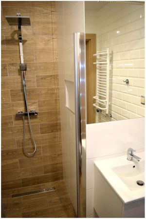 Łazienka na parterze domku nr 1.